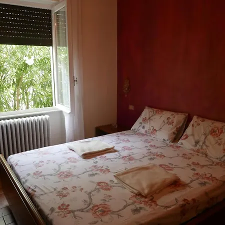 La Casa Degli Oleandri Feriehus Perledo